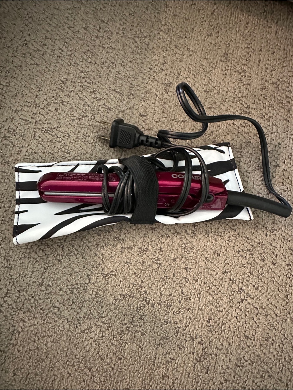Conair Mini flat iron and case - Picture 2 of 4